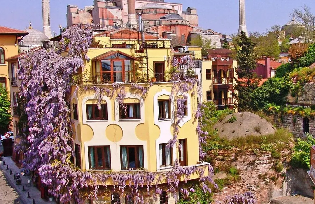 Hotel Empress Zoe-1